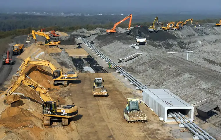 Roboty budowlane slider 1